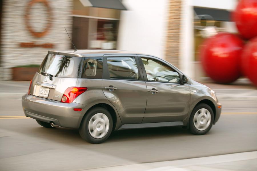  Scion xA 2003 года  (фото 16 из 25)